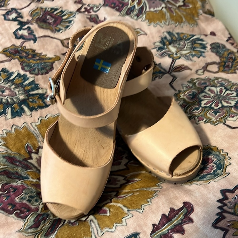 MIA Tan Mules with Perforated Design and Textured Soles - Picture 5 of 6